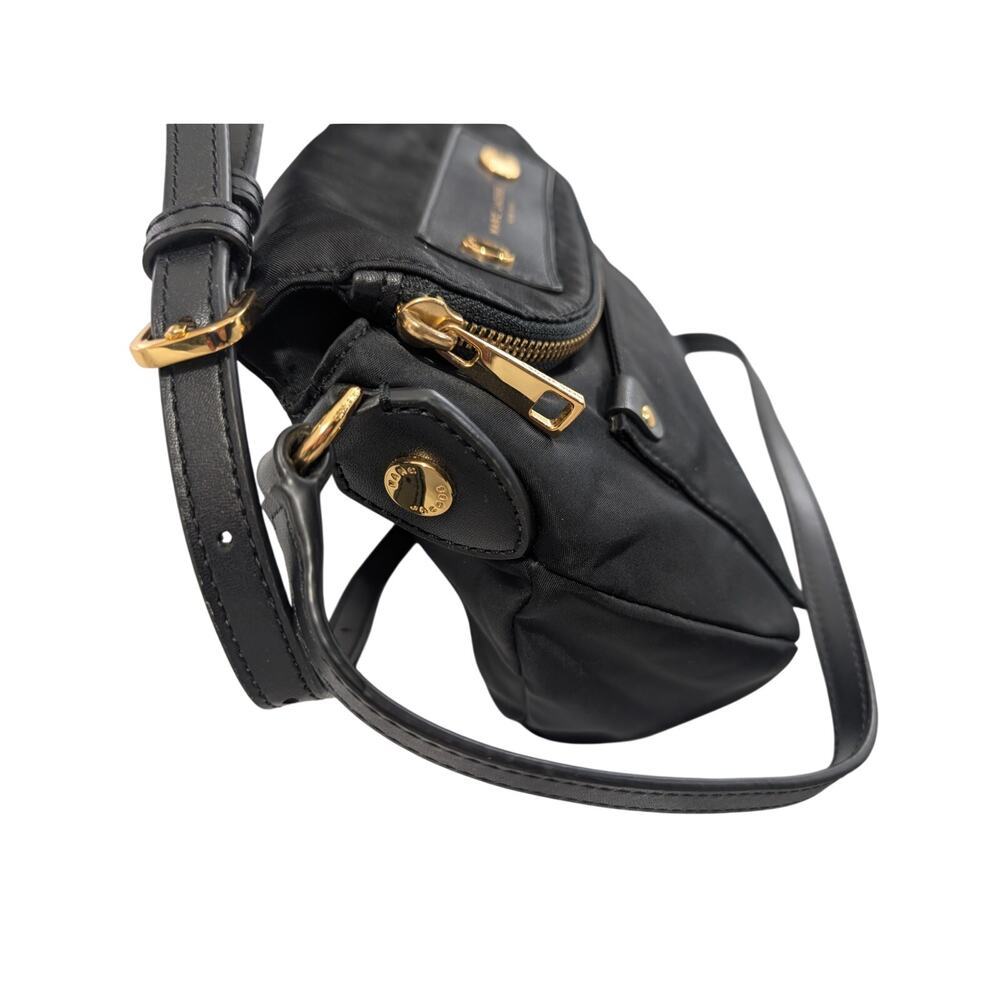 MARC JACOBS! LUXE BLACK SATEEN, GOLD HARDWARE, ZIPPER TOP CROSSBODY, PURSE, BAG! - Picture 13 of 14